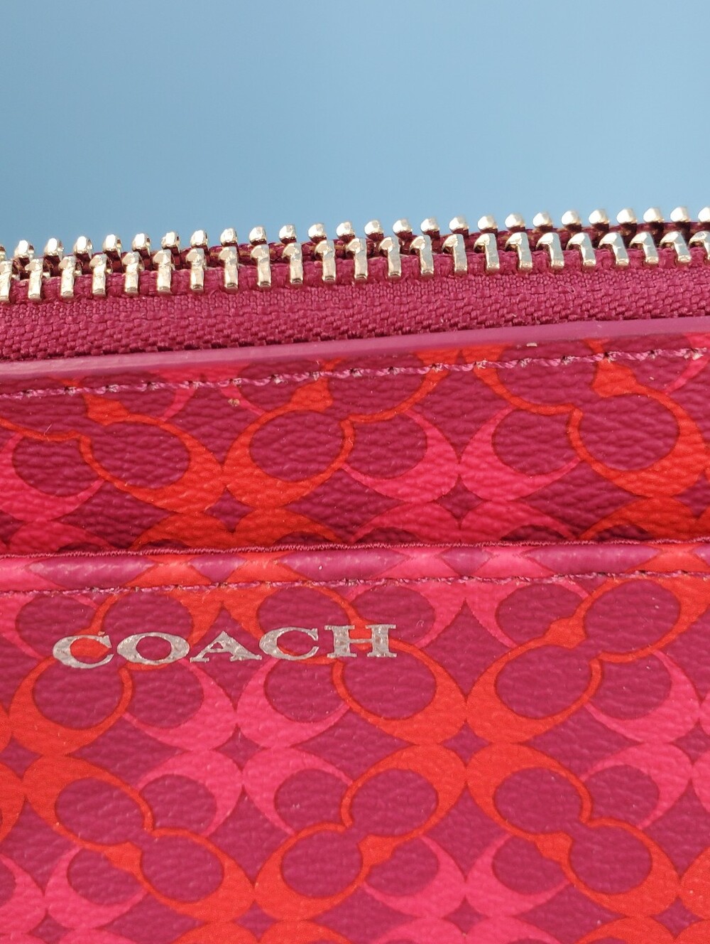 Brand New Coach wristlet with gift box - Picture 10 of 14
